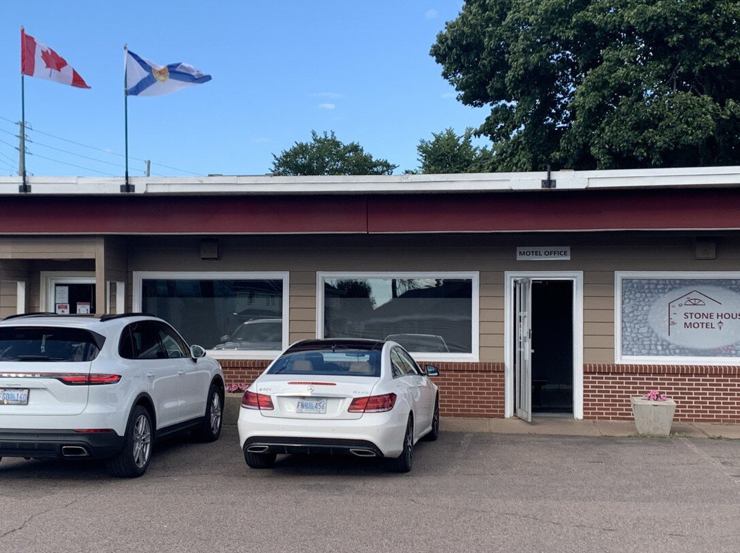 Stonehouse Motel & Restaurant