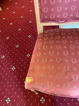 The Three Queens Hotel and Lodge主图