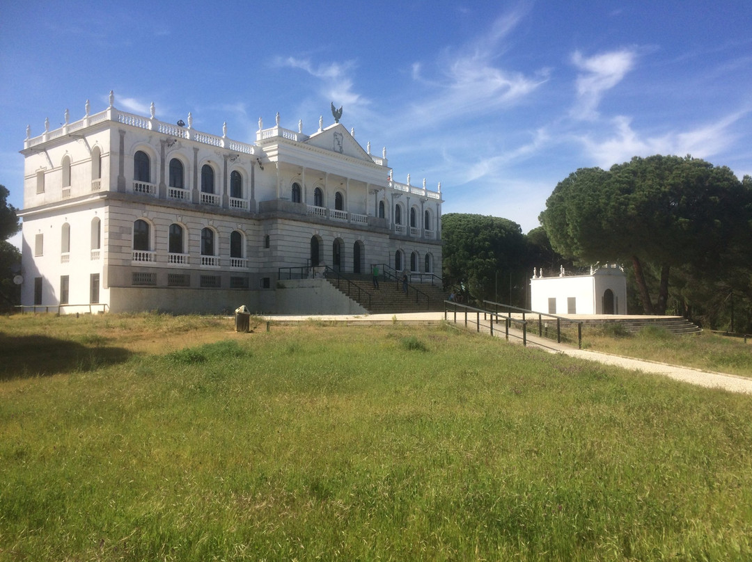 Palacio del Acebron景点图片