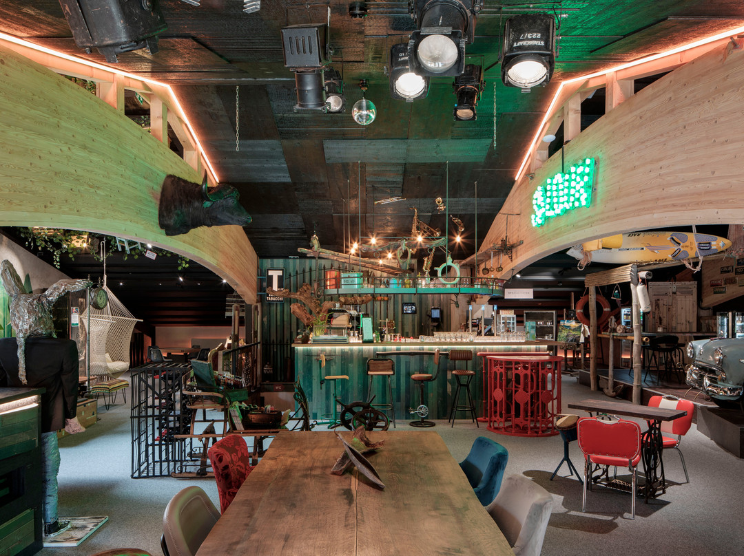 Woodprint House & Café