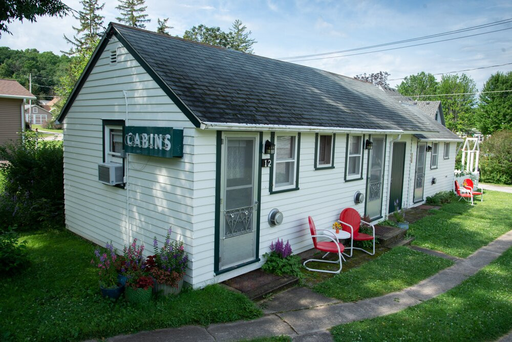 Lanesboro酒店住宿-Historic Knotty Pine Cabins