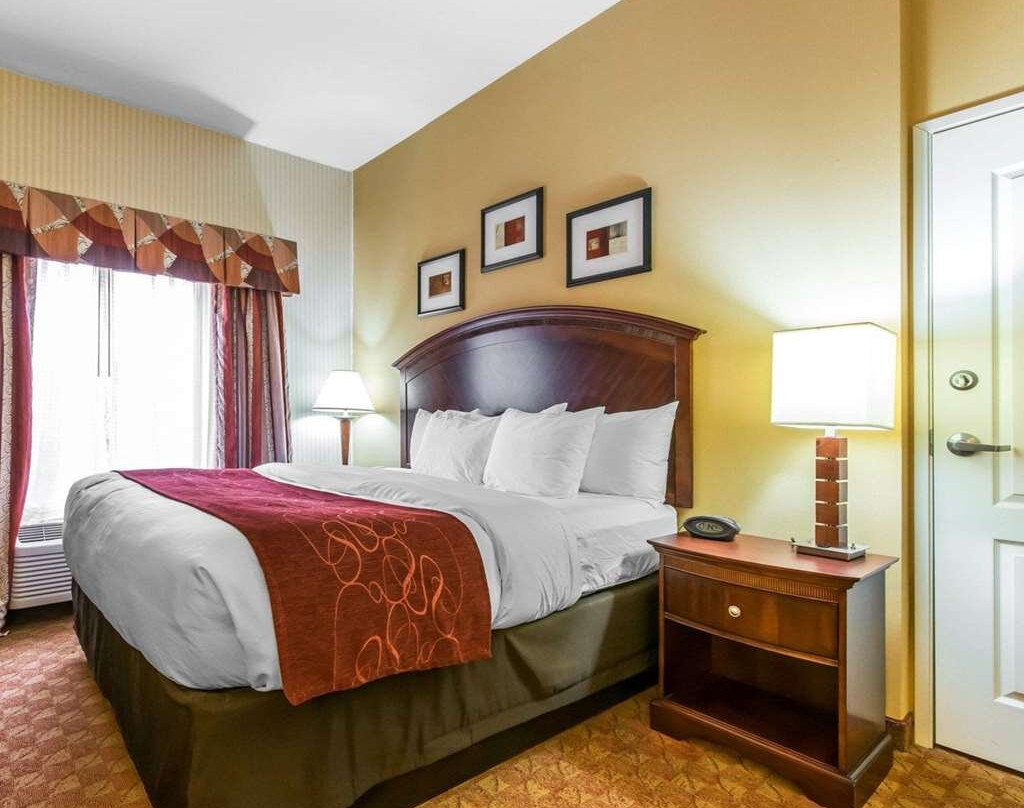 Comfort Suites South Point - Huntington主图