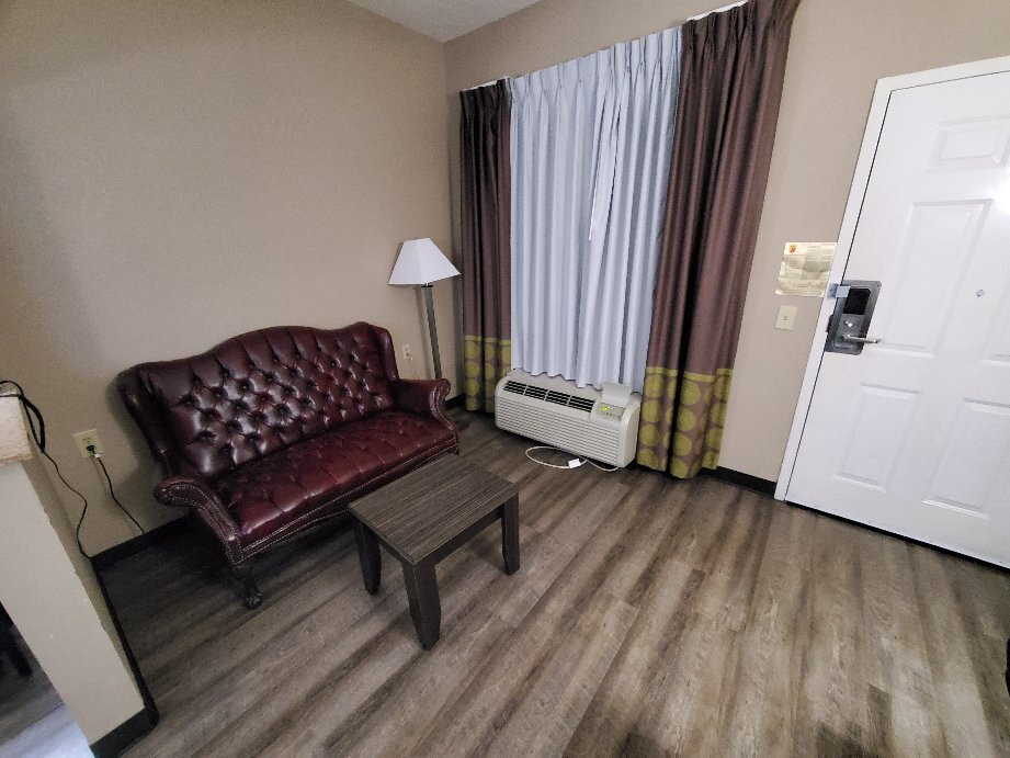 默弗里斯伯勒速8酒店主图