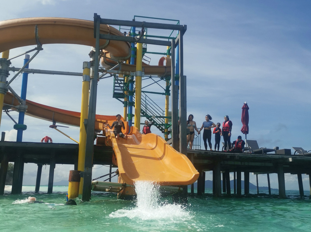 拉瓦岛度假村主图