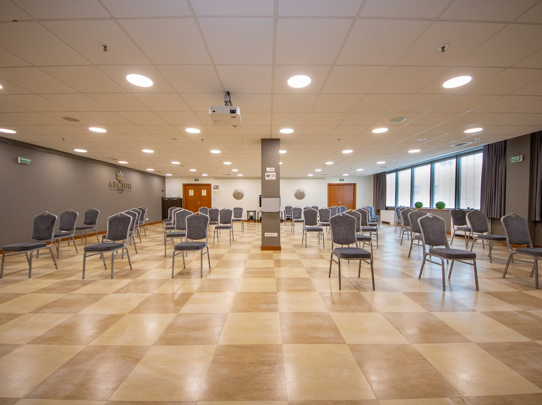 艾瓦伦酒店主图