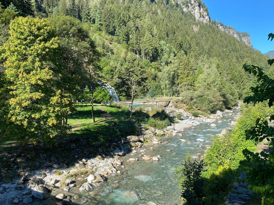Cascata della Piumogna-Faido必去景点
