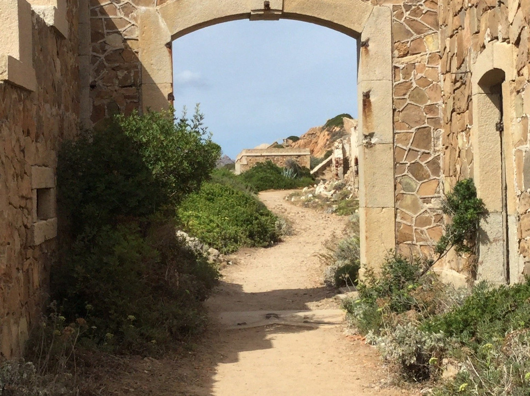 Forte di Poggio Rasu-Caprera必去景点