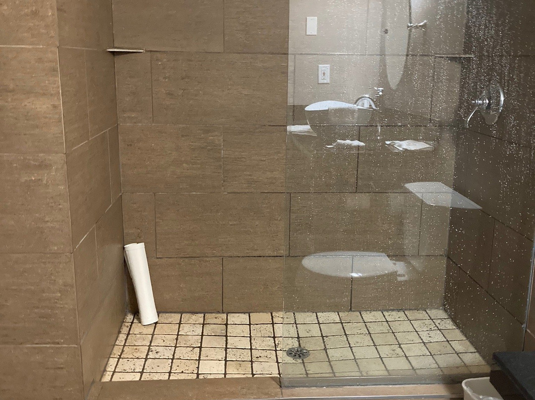 Prestige Hotel Vernon主图