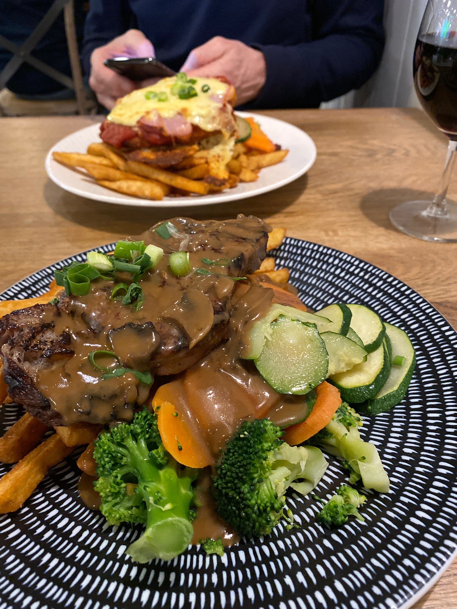 Ophir Tavern-官方