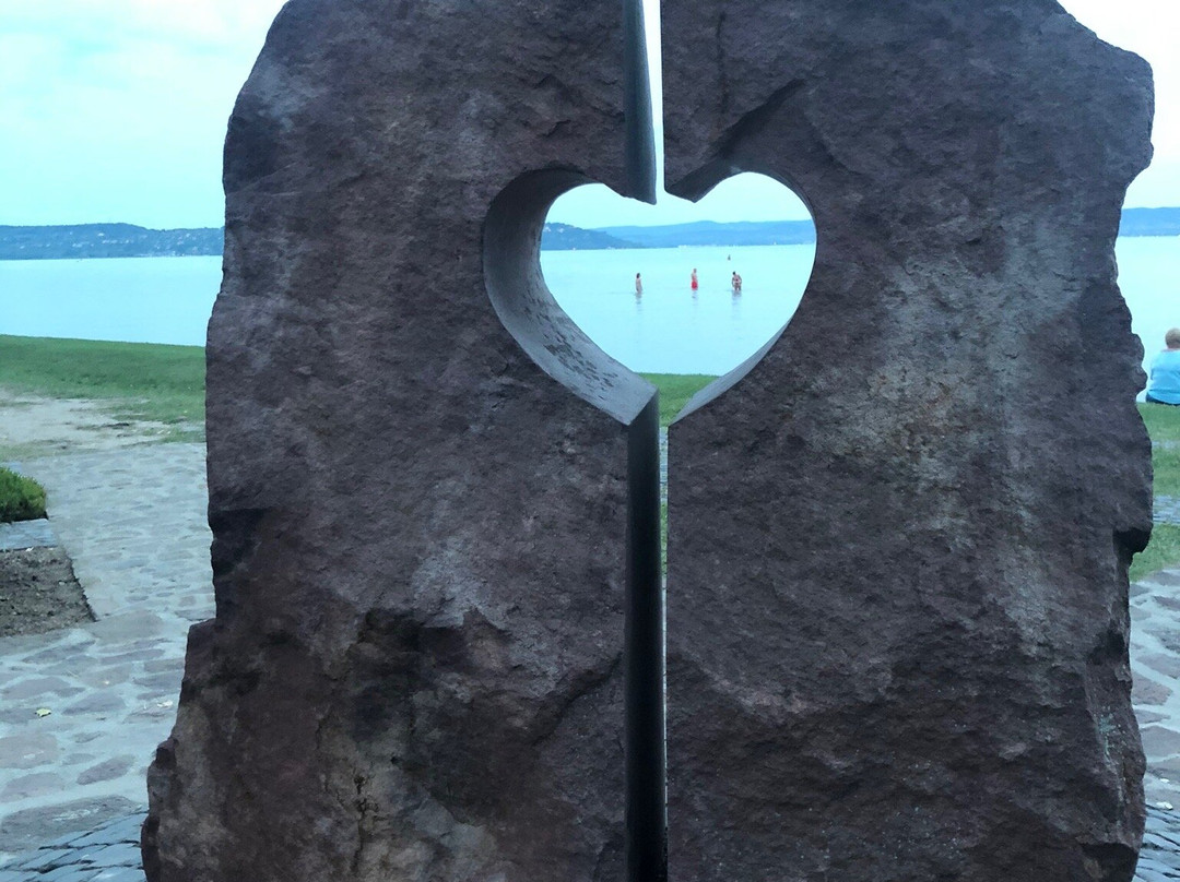 Balaton Szive szobor景点图片
