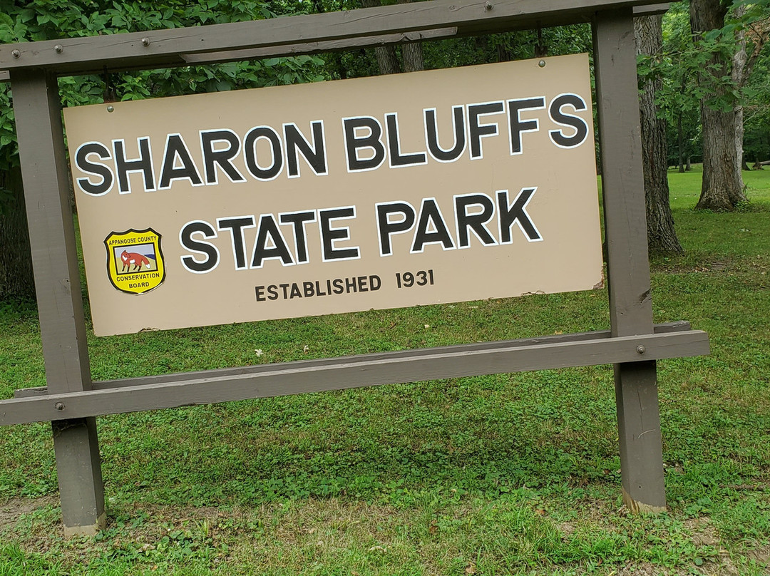Sharon Bluffs state park景点图片