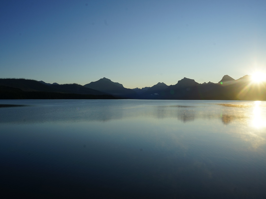 The Village Inn主图