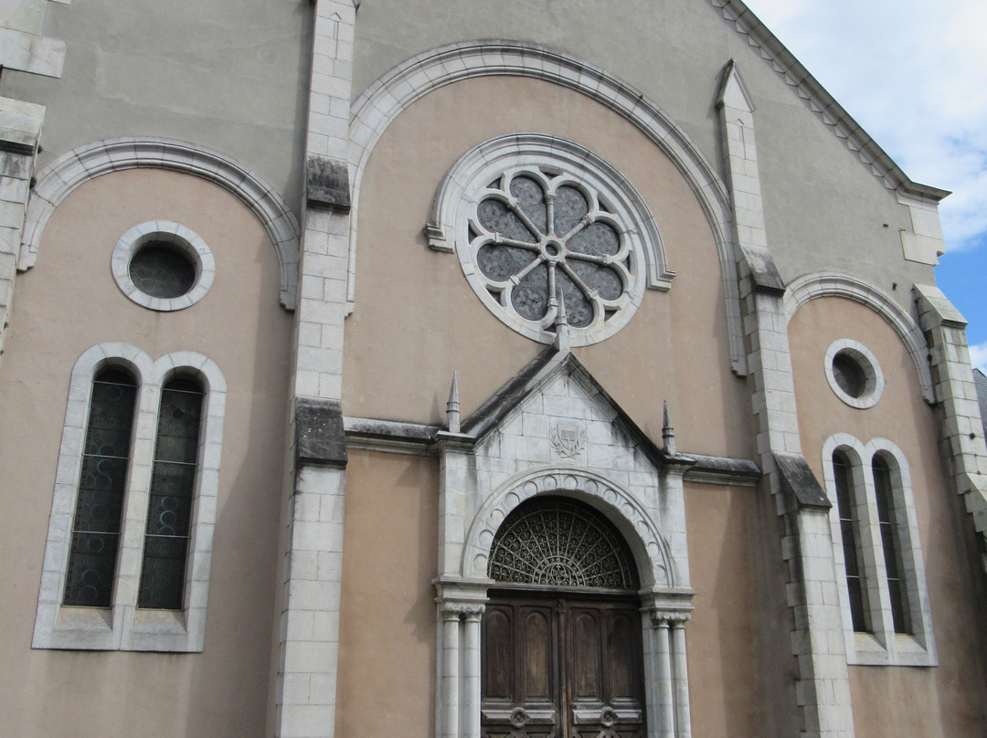 Eglise Saint Laurent-Ugine必去景点