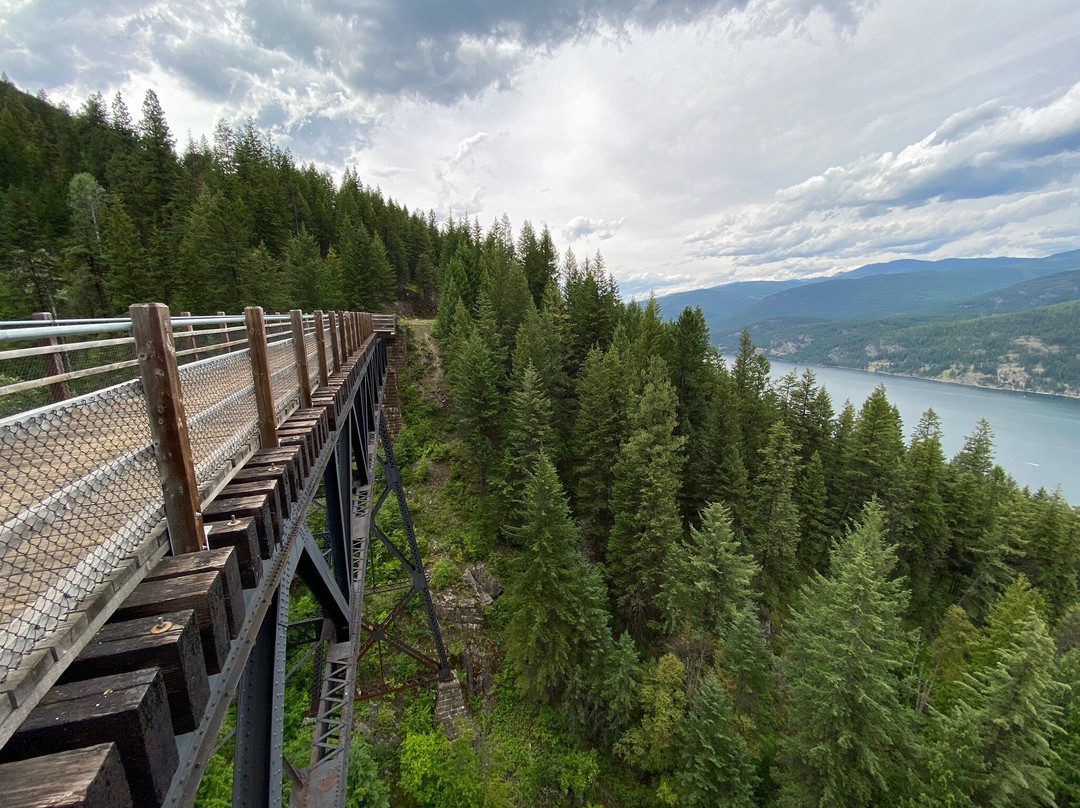 Columbia and Western Rail Trail景点图片