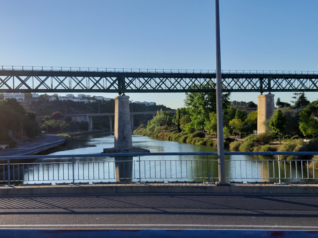 Ponte Ferroviária de Santa Maria-塔维拉必去景点