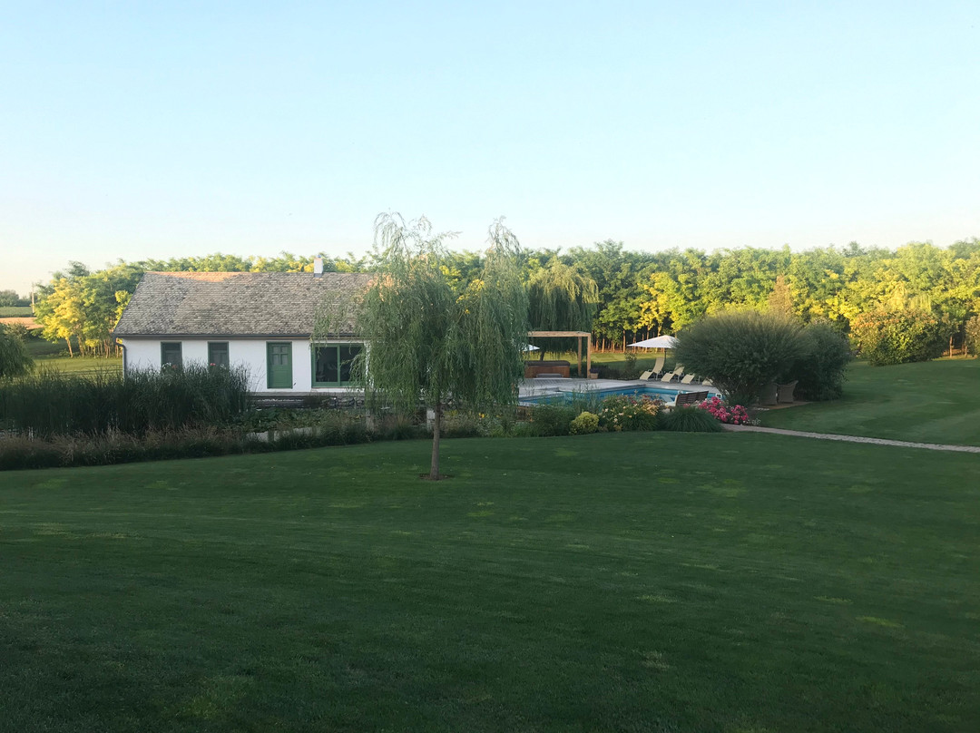 Paskom Cottage主图