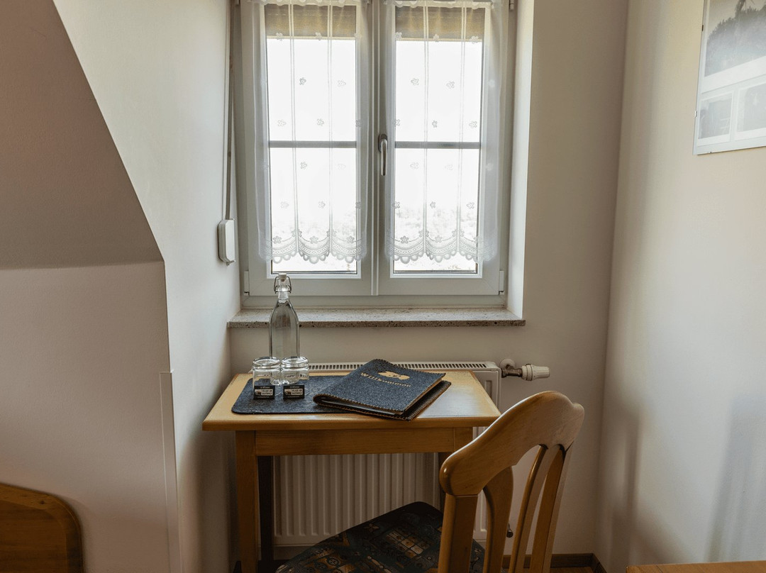 Weingut & Buschenschank Pölzl主图