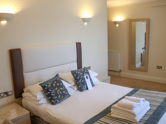 Royal Beacon Hotel主图