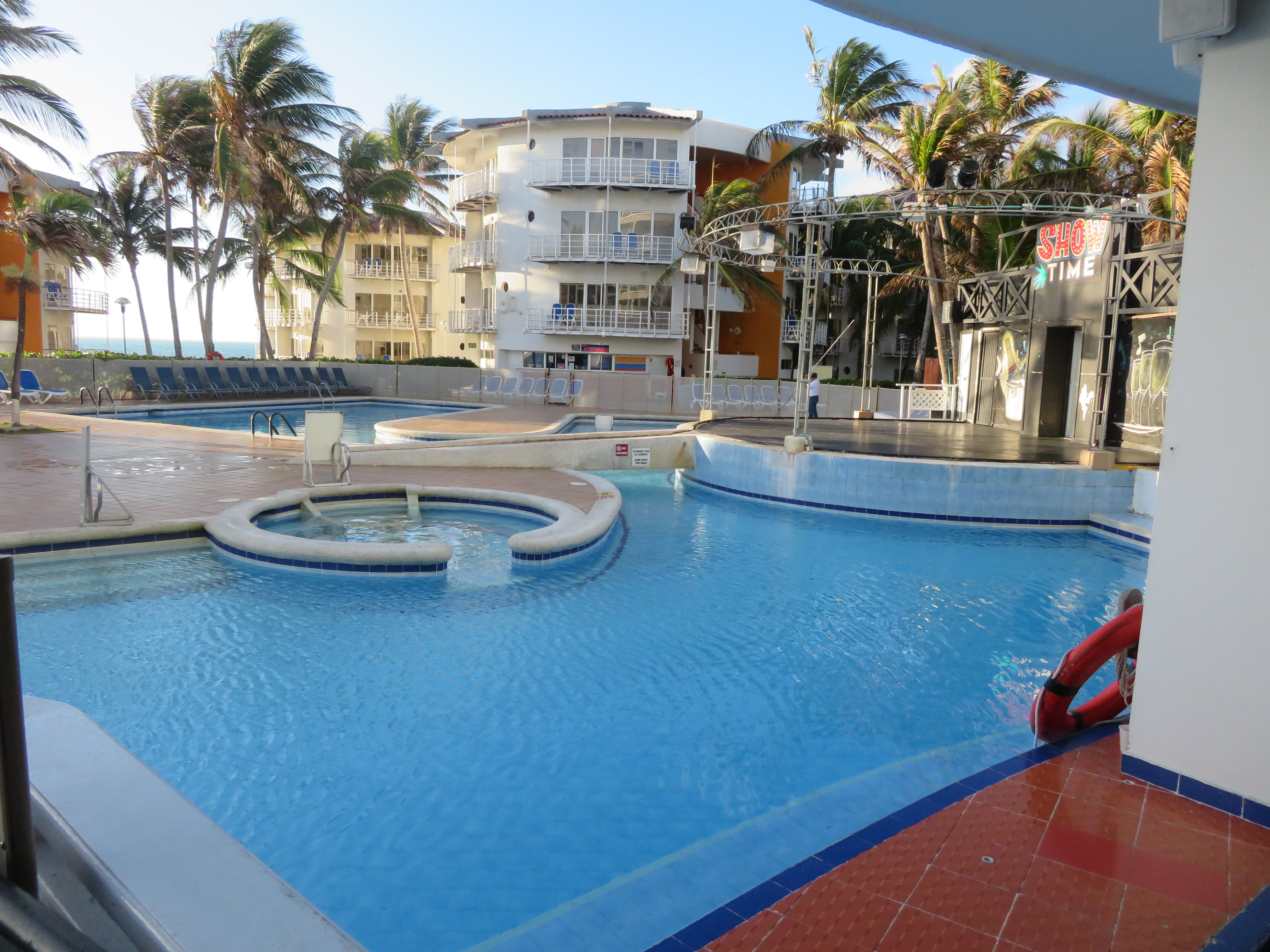 Decameron Aquarium-泳池
