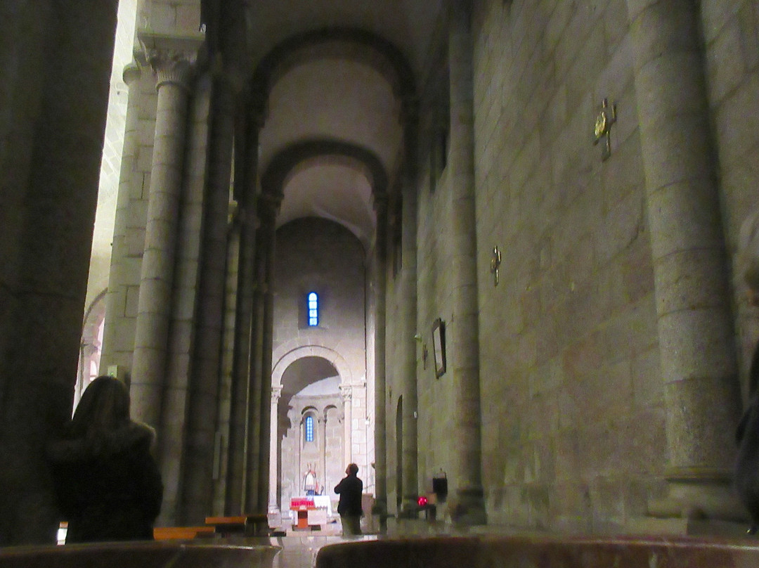 Church of Santa Maria la Real del Sar-圣地亚哥德孔波斯特拉必去景点