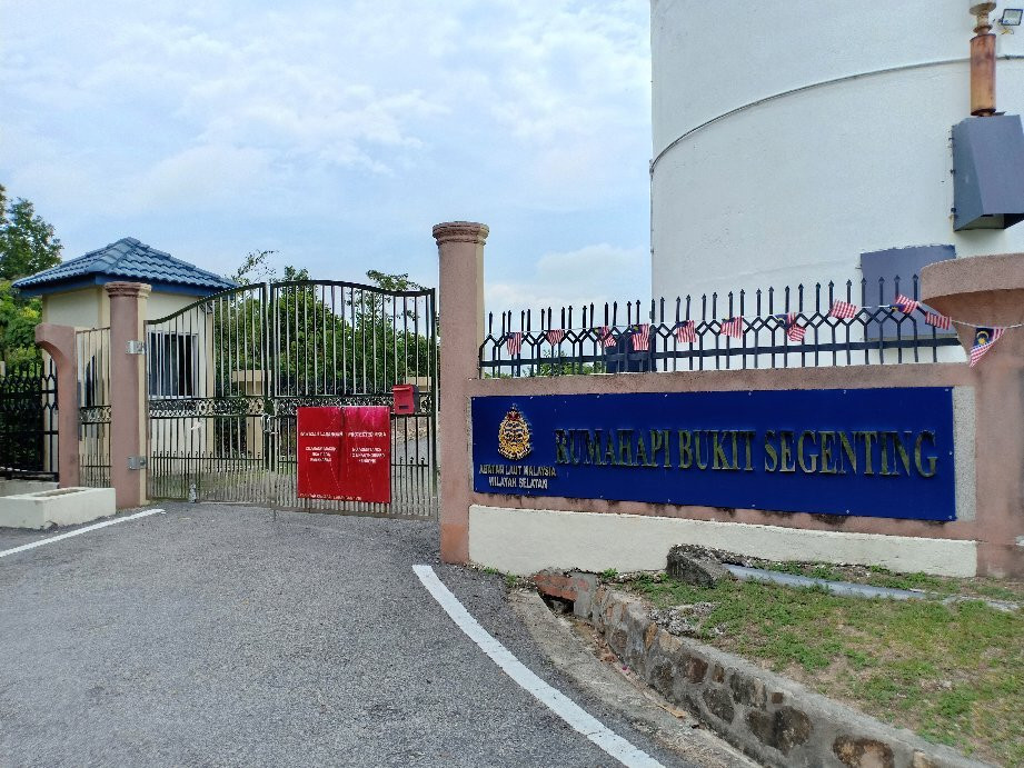 Bukit Segenting Lighthouse