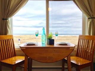 The Tradewinds Condominums主图