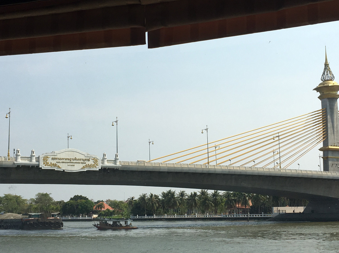 Maha Chesadabodindranusorn Bridge
