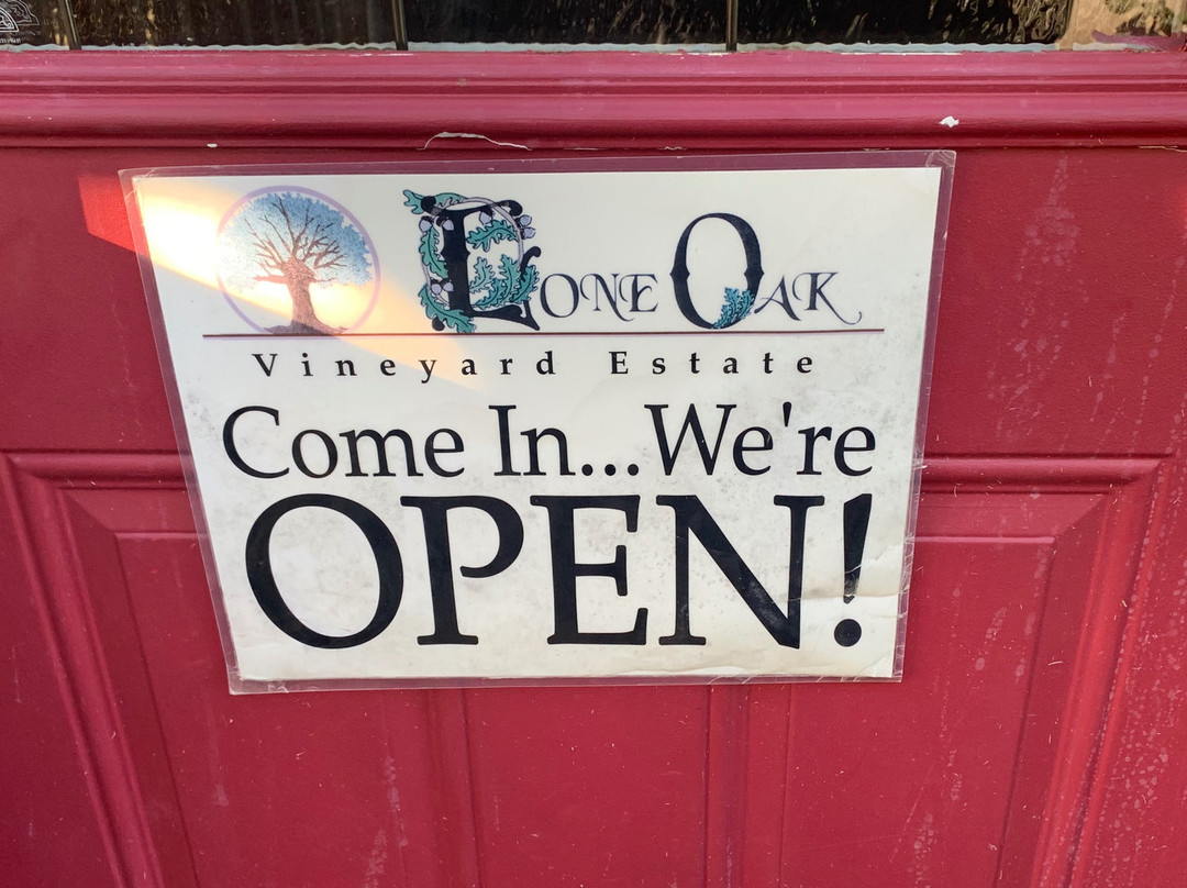 Lone Oak Vineyard Estate & Tootsie's Brewery景点图片