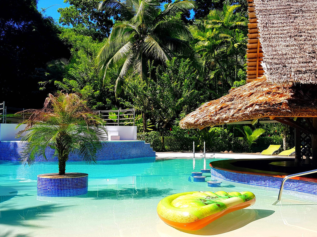 3 Bamboo Ecolodge
