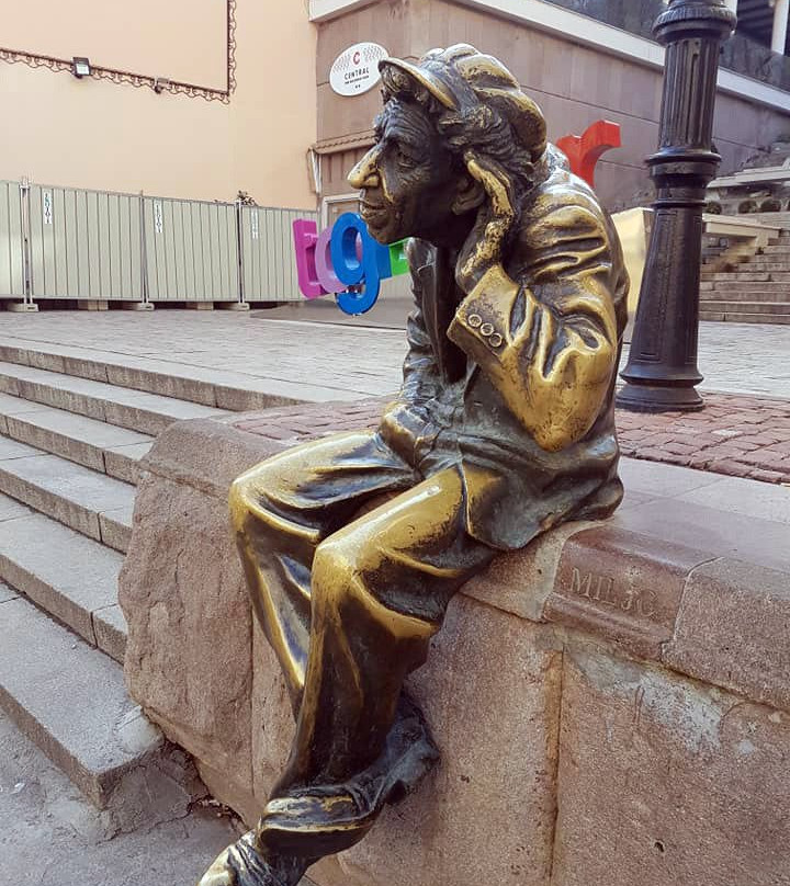 Statue of Milyo the Crazy-普罗夫迪夫必去景点