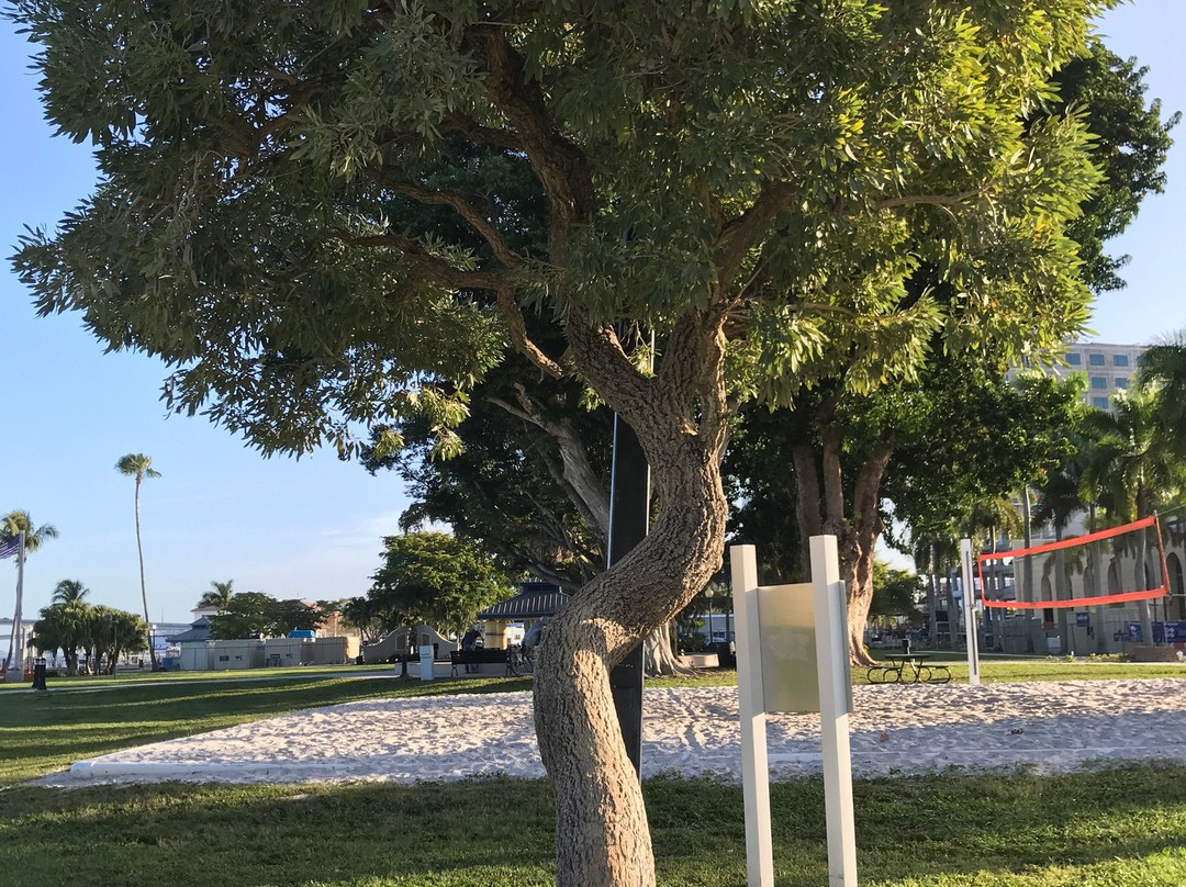 Centennial Park-迈尔斯堡必去景点