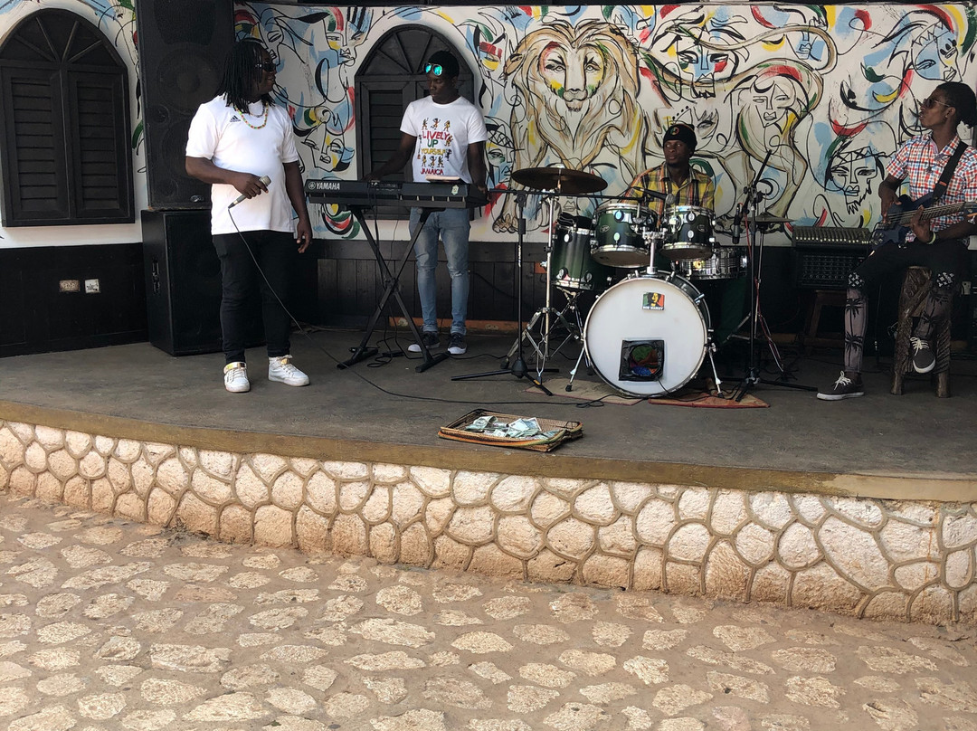 J mac tours-蒙特戈贝必去景点