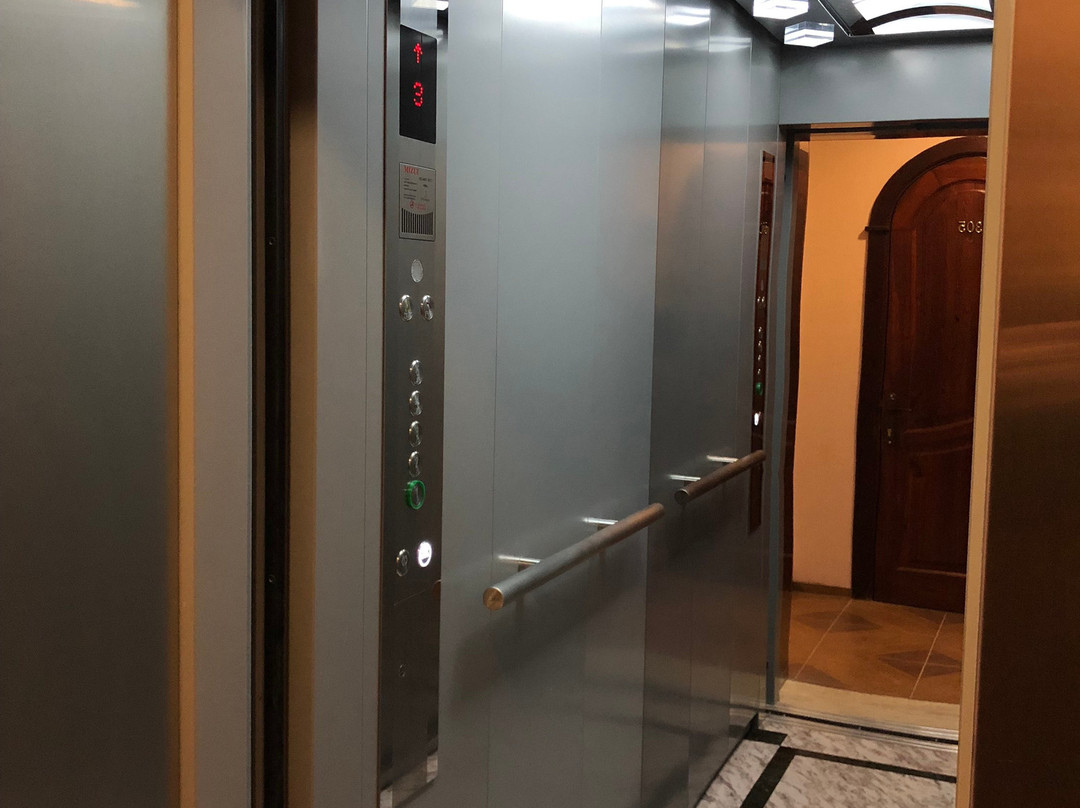 Hotel & Restaurant Zhuliany City主图