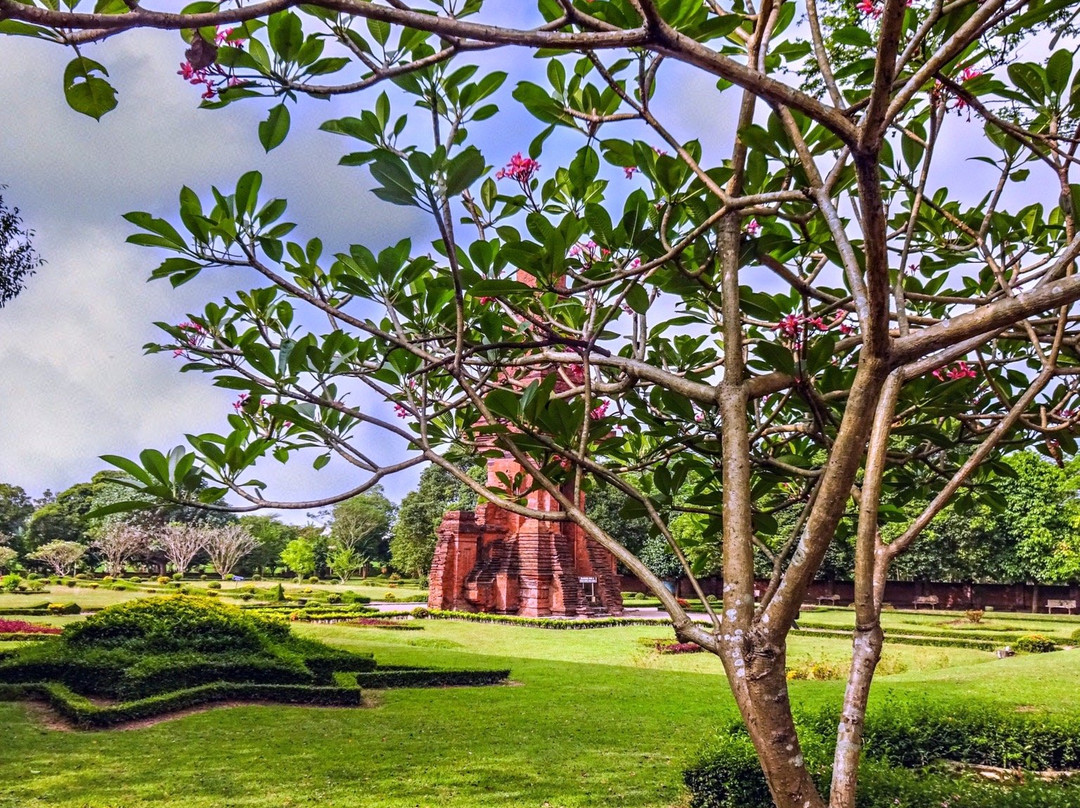 Candi Bajangratu景点图片