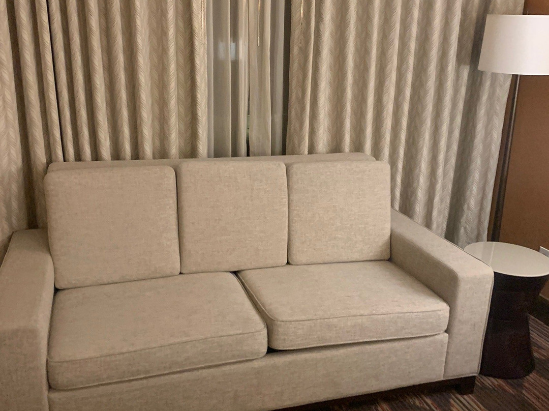 劳伦斯假日酒店主图