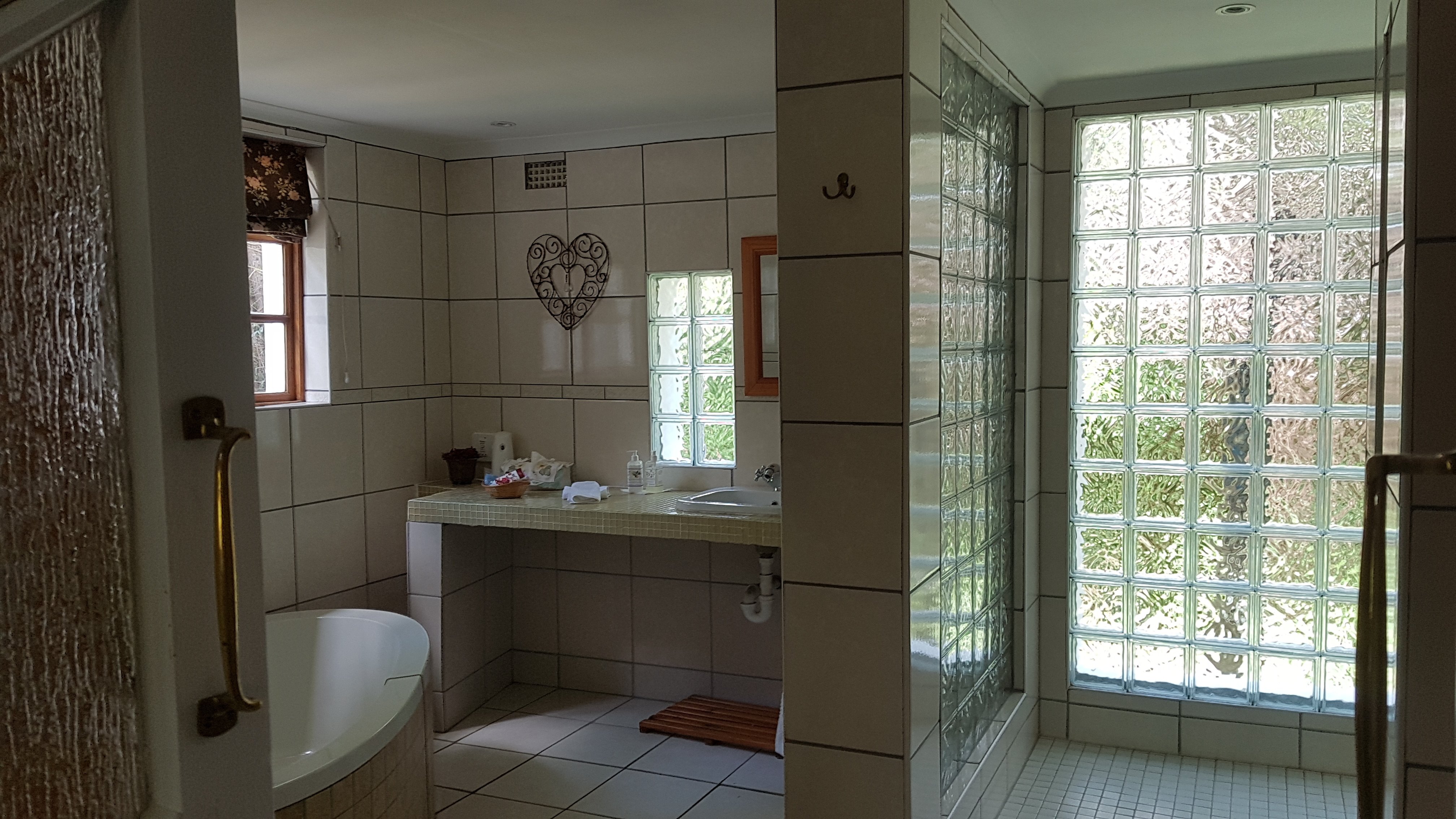 7 Church Street Guest House-浴室
