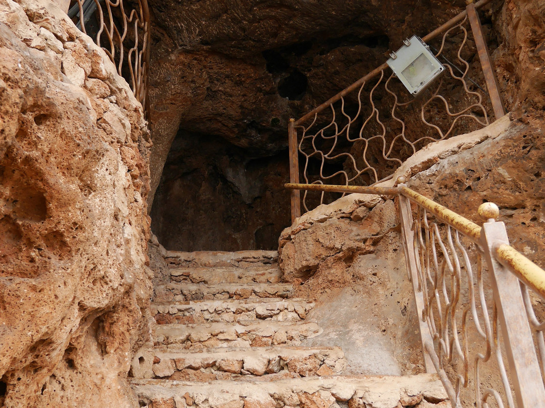 Cueva de las Columnas景点图片
