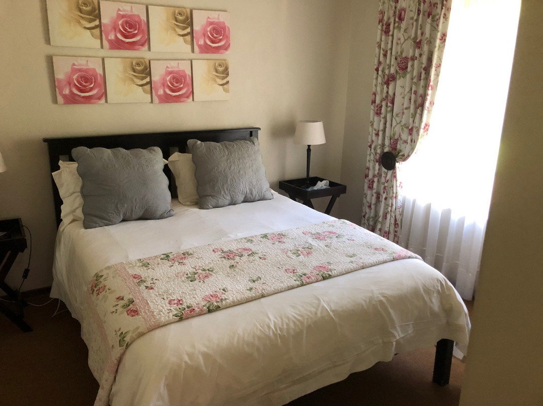 The Rose Cottage主图