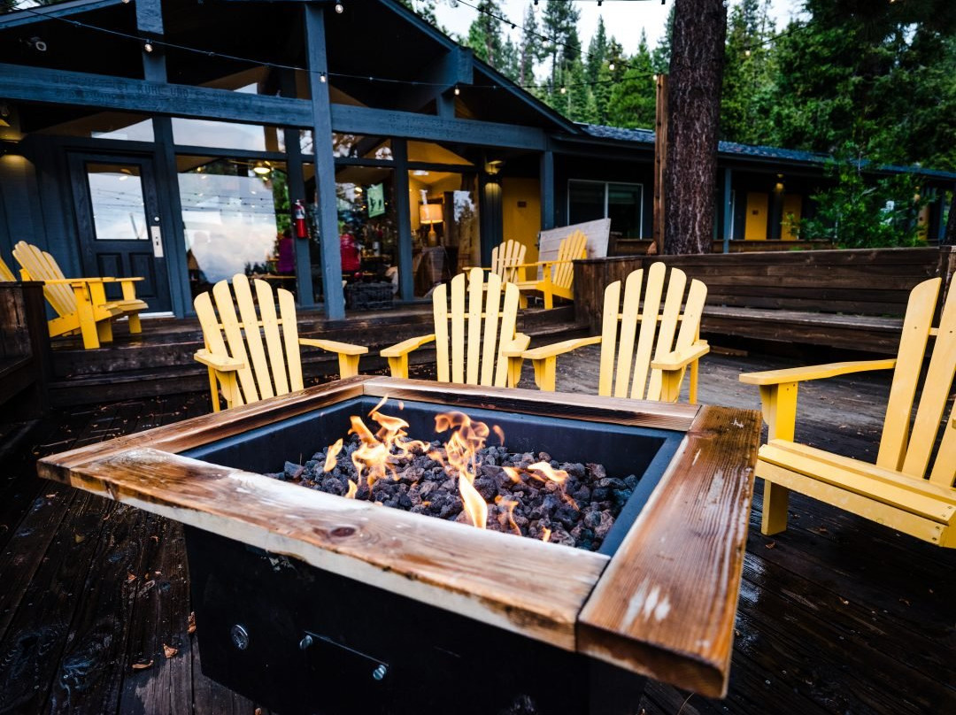 塔霍城酒店住宿-Basecamp Tahoe City