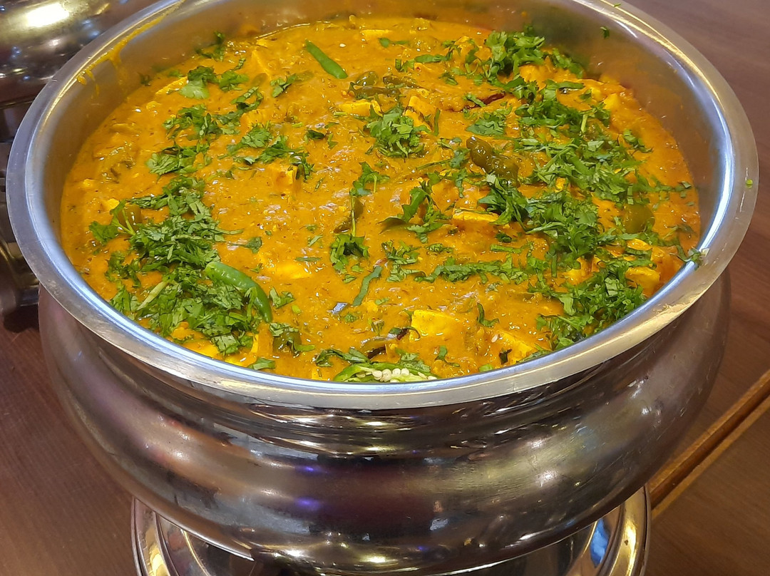 Hotel Raj Golden & Restaurant主图