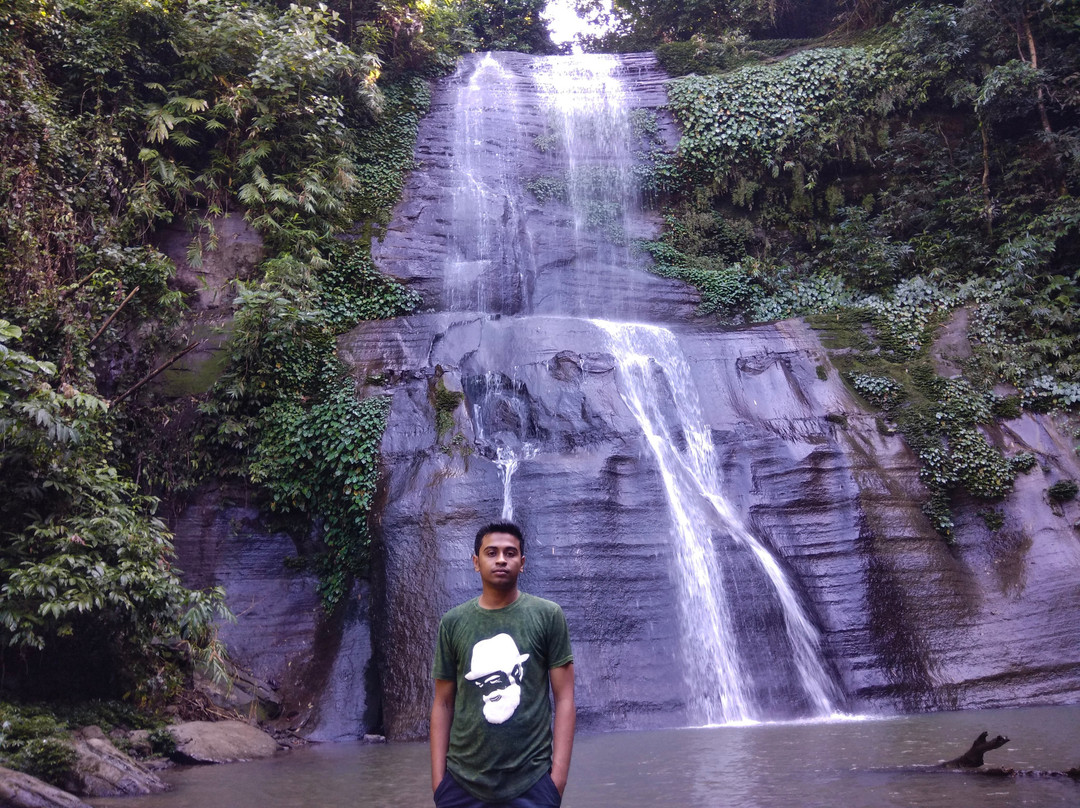 Hum Hum Water Falls景点图片