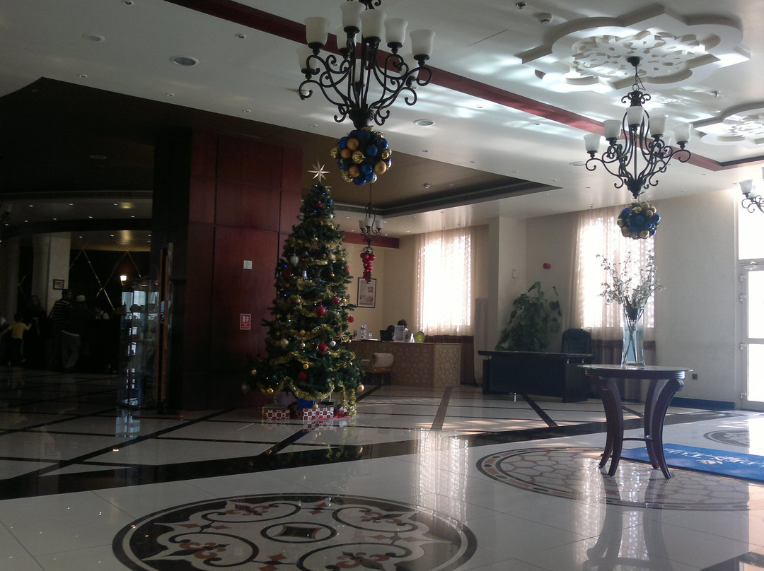 金色郁金香度假村主图