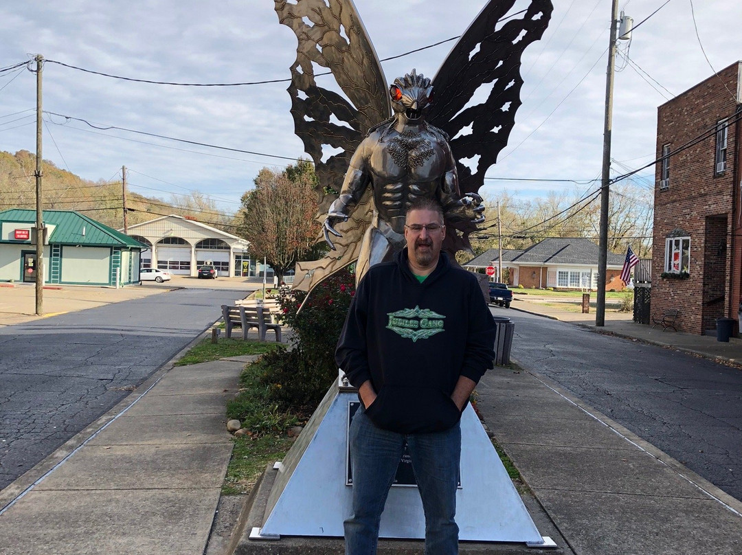 Mothman Statue景点图片