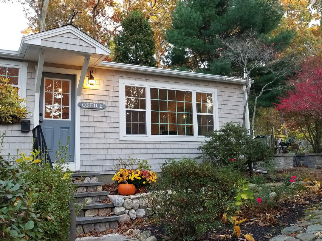 Sandwich Inn & Suites主图