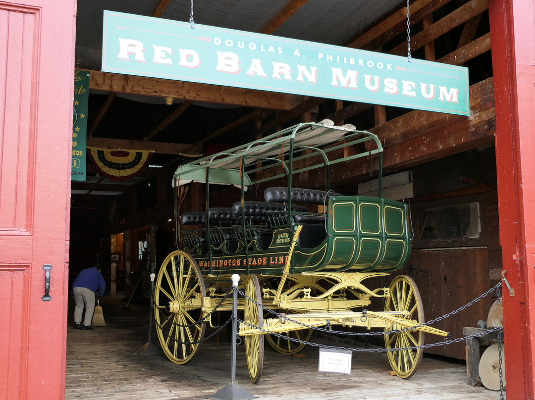 Douglas A. Philbrook Red Barn Museum景点图片