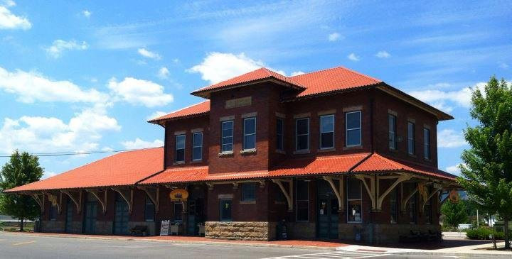 Elkins Depot Welcome Center CVB, Inc.-Elkins必去景点