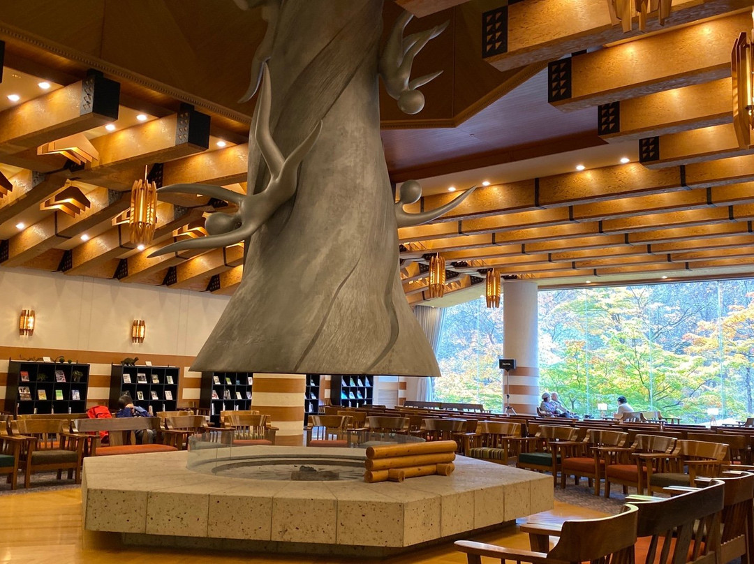 星野集团奥入濑溪流酒店主图