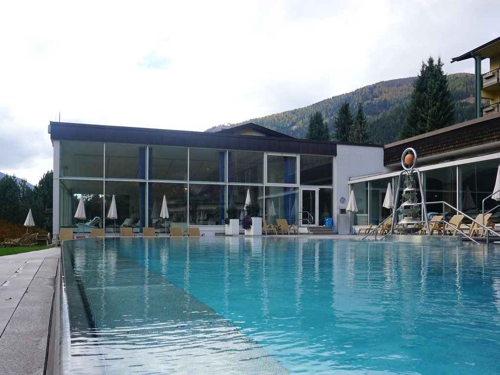 Das Ronacher Thermal Spa Hotel-泳池