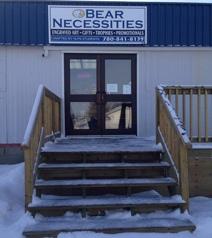 High Level旅游景点-Bear Necessities