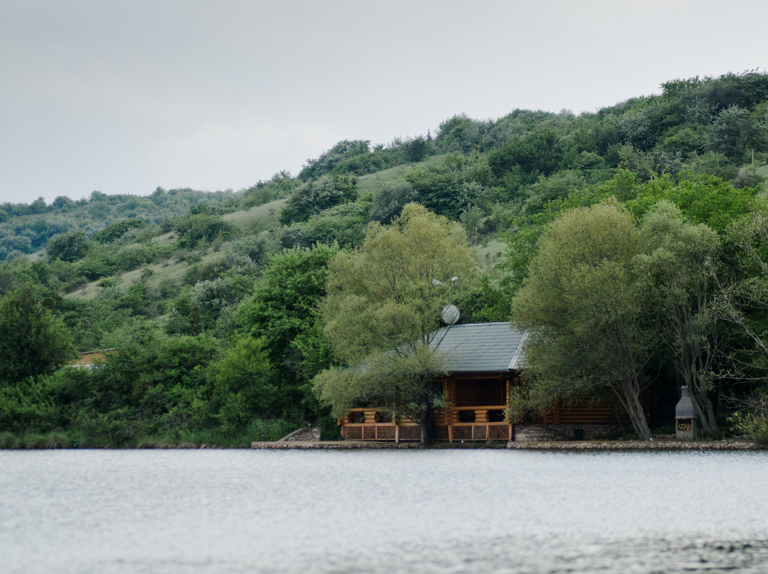 Grushevoue Lake景点图片